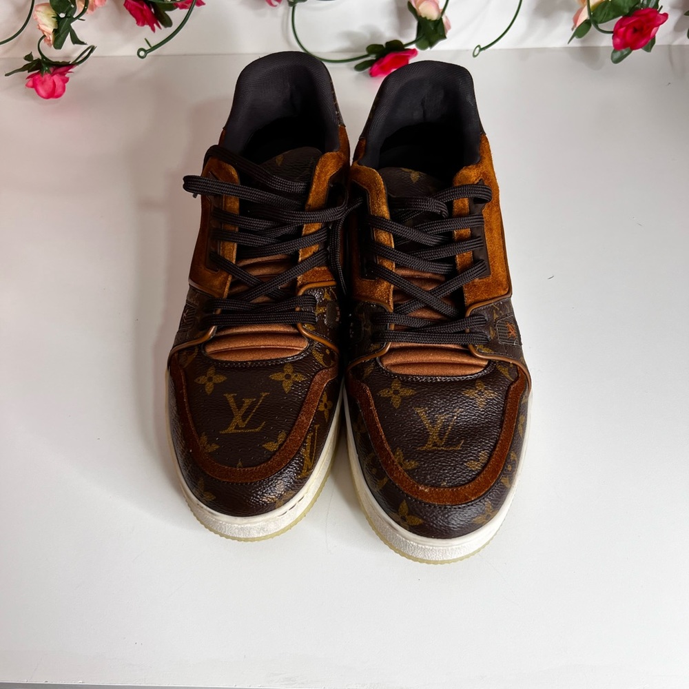 1000% AUTHENTIC Louis Vuitton LOW TRAINERS - Picture 3 of 5